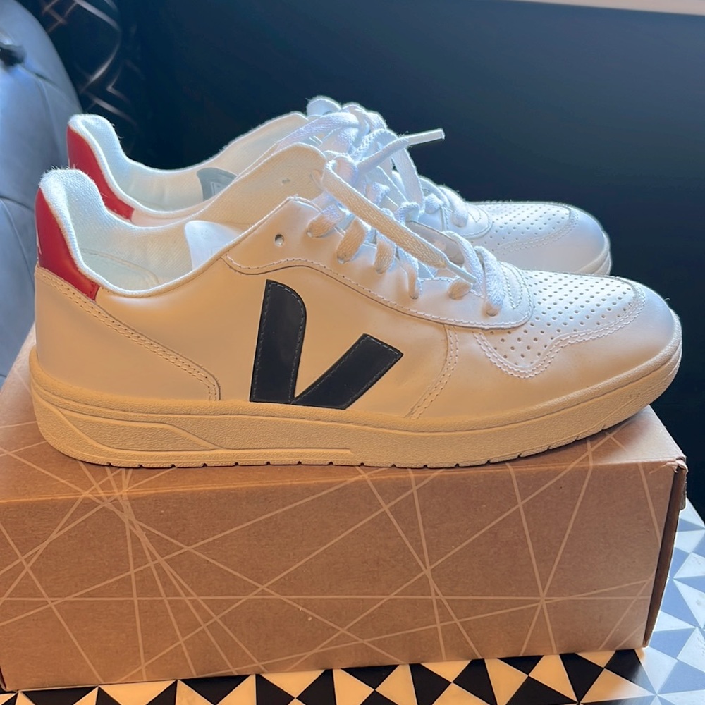 Worn once! Veja Nautico Pekin Extra-white leather sneakers. Size 41=women’s 10